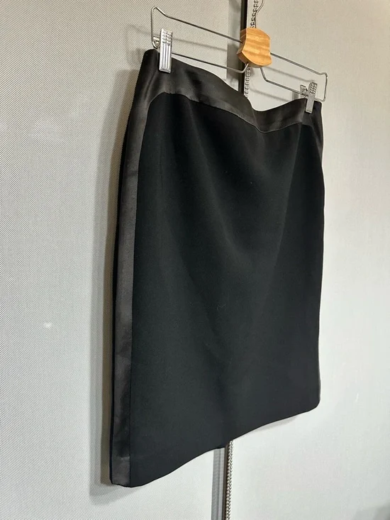Anne Klein Black Pencil Skirt with Side Panel Satin Detail Office Business Sz 4 - Picture 3 of 9